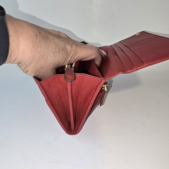 Prada Box, Paper, Wallet, and authentication card - Picture 12 of 12